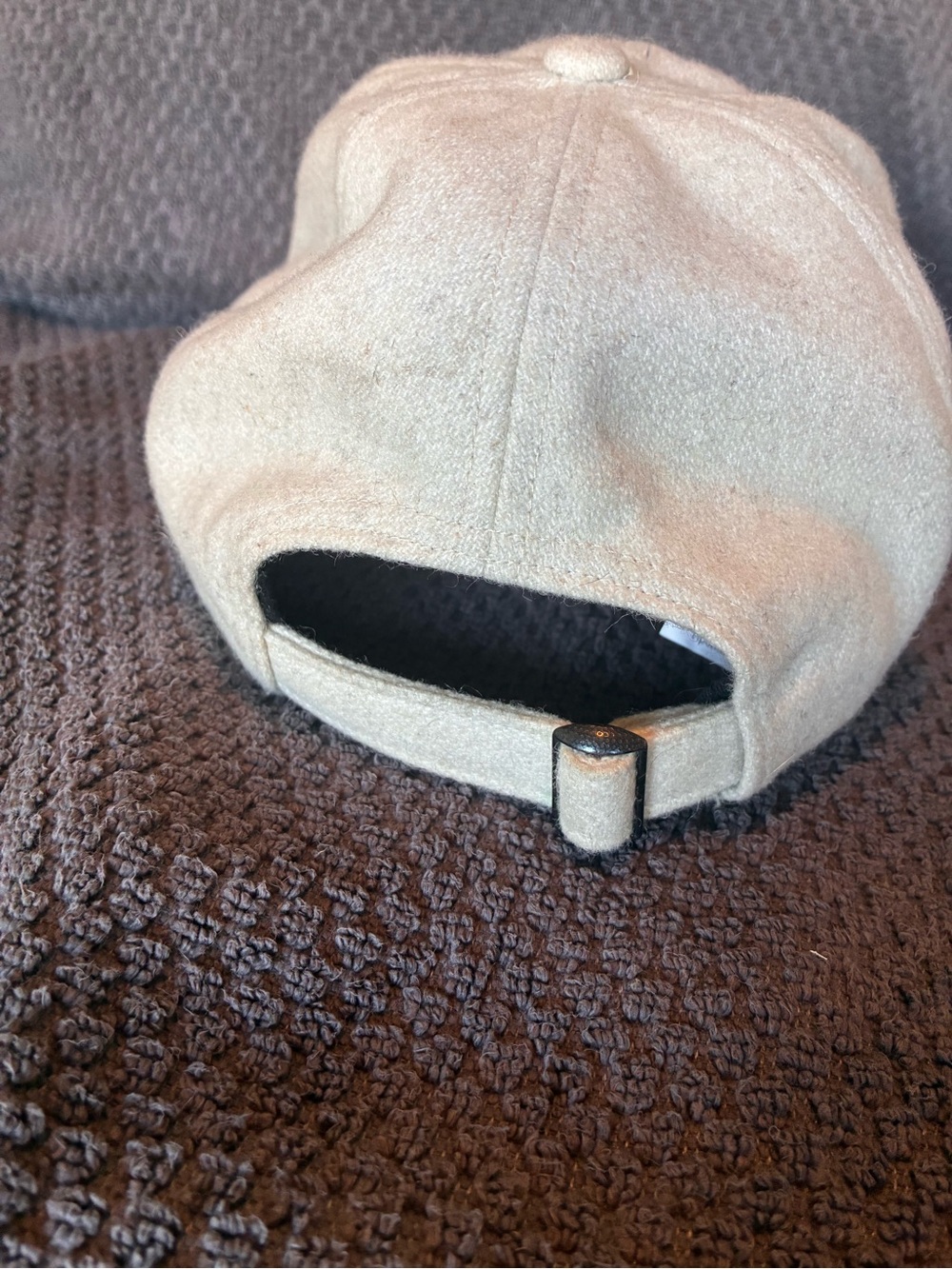 Oakley ‘47 Cream Baseball Cap with Subtle Embroidery - Picture 4 of 4